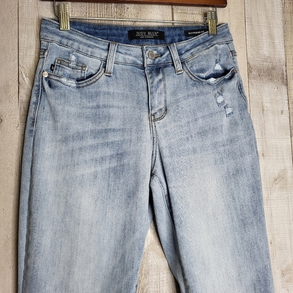Judy Blue Boyfriend Fit Jeans. Size 27 Waist. Light Blue Distressed Denim - Picture 3 of 10